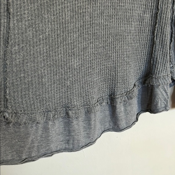 Free People Gray V-Neck Women's Top - Picture 5 of 6